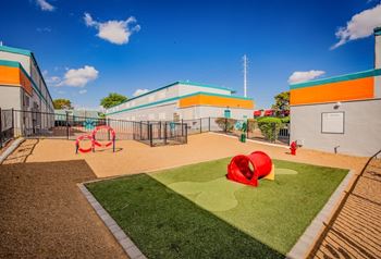 Spacious pet park at fifteen 50 las vegas